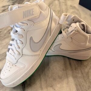 Nike Kids Court Borough Mid 2 Shoes